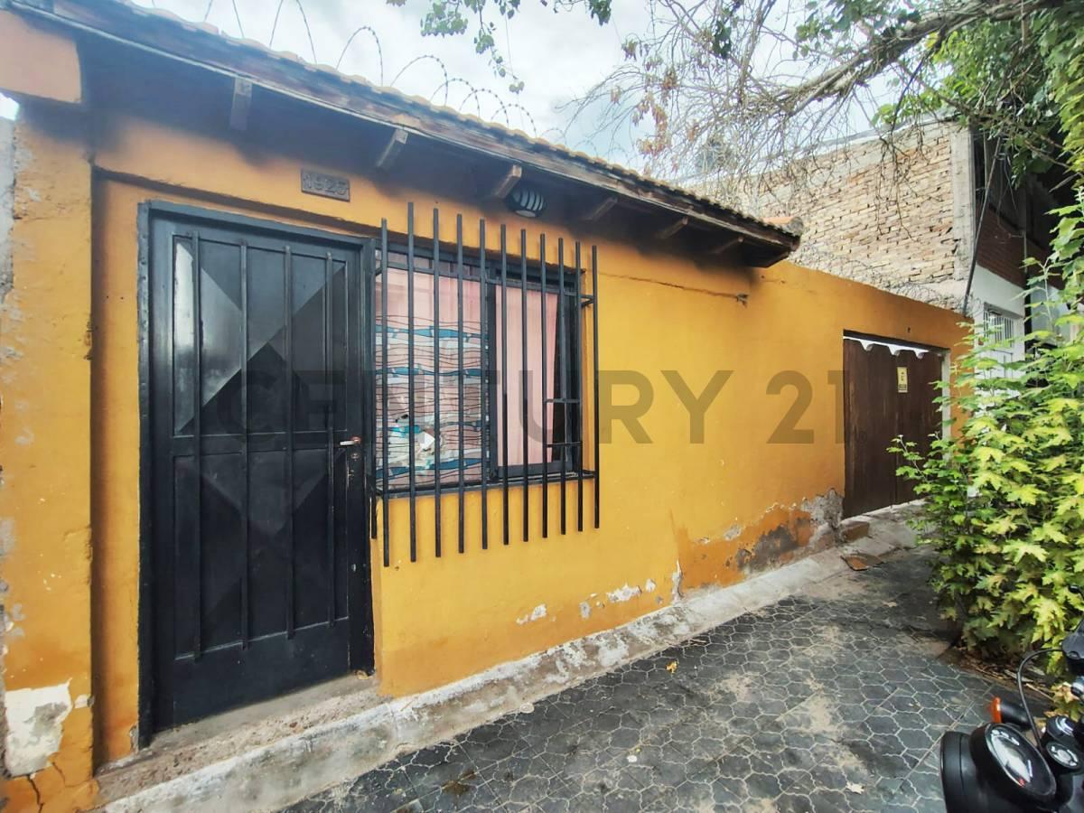 VENTA - CASA PARA RECICLAR CALLE SAN MIGUEL DE LAS HERAS — foto 1