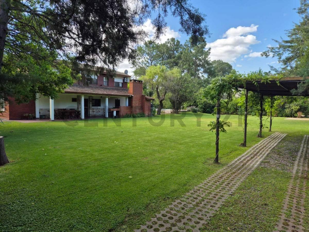 Venta.- Casa 5 ambientes Pilar. — foto 1