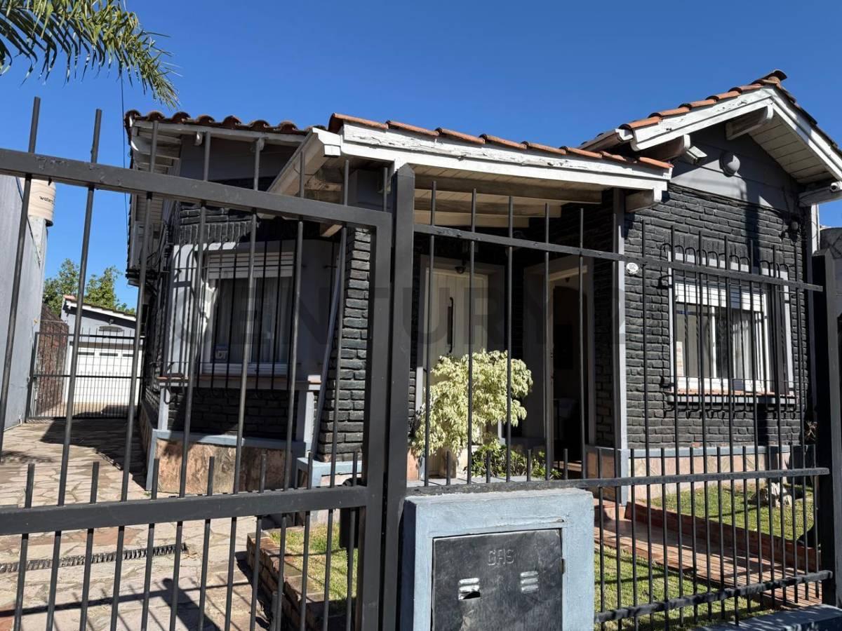 VENTA CASA 4 AMBIENTES QUINCHO Y PILETA EN PADUA — foto 1