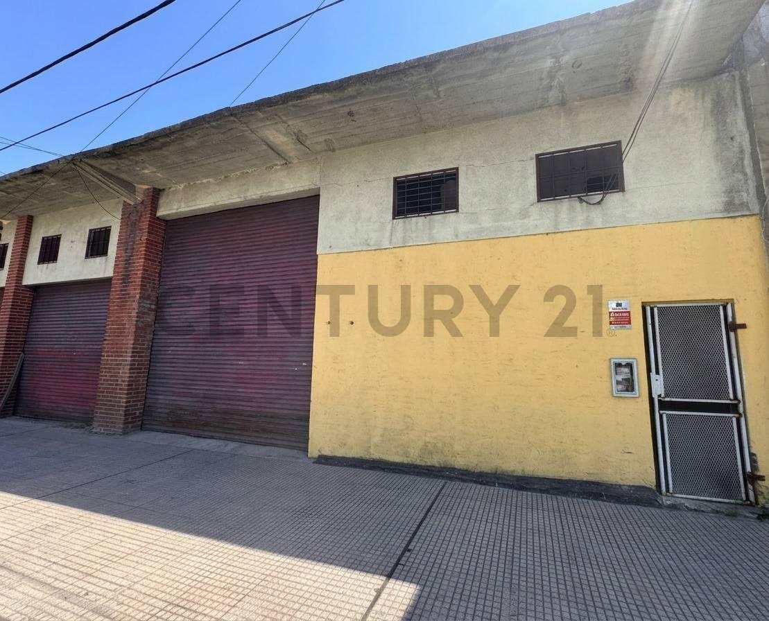 DEPÓSITO CON DOBLE FRENTE Y SALIDA A DOS CALLES – LOMA HERMOSA — foto 1