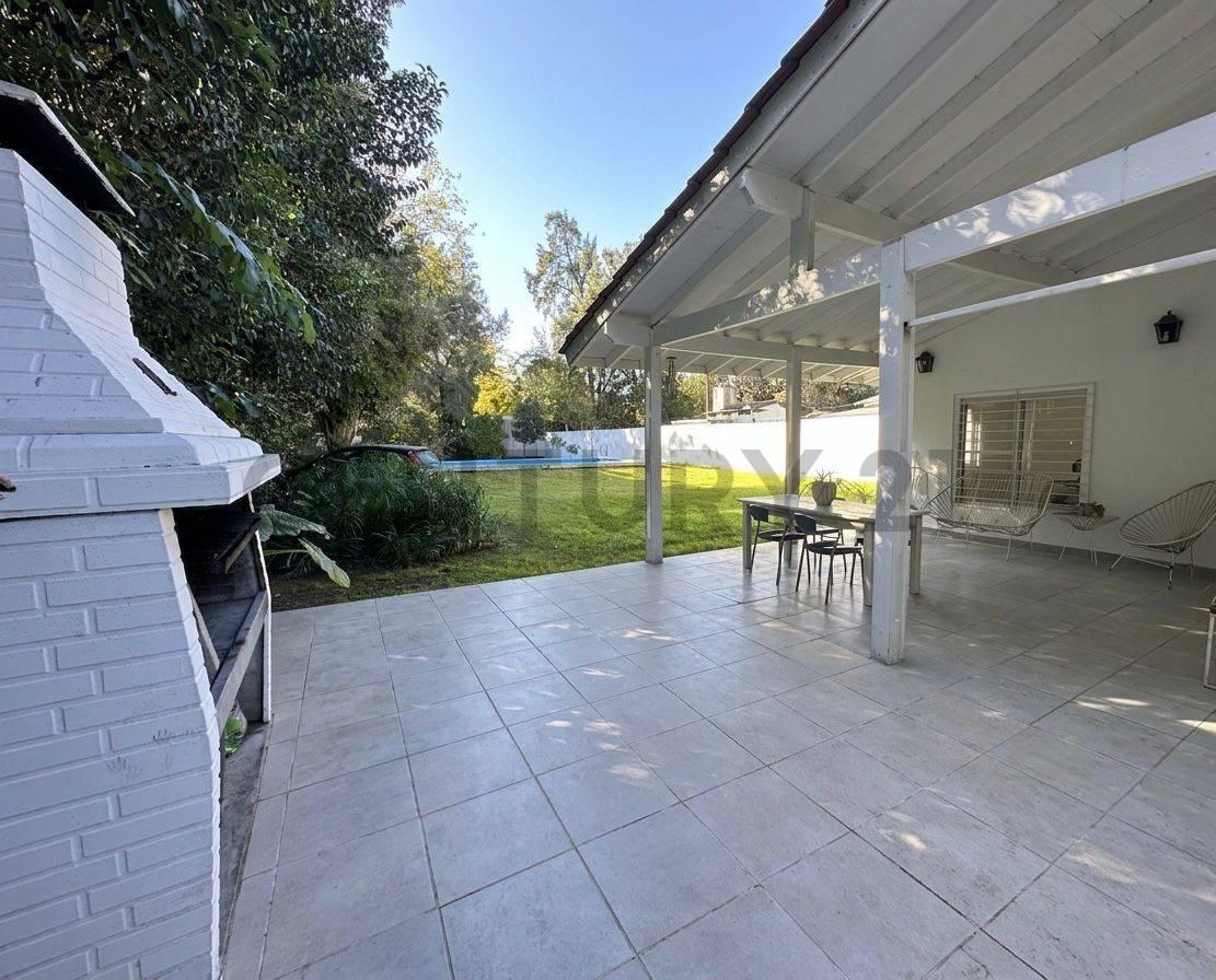 Venta APTO CRÉDITO Casa Quinta de 5 Ambientes con Gran Parque, Galería y Piscina en Moreno — foto 1