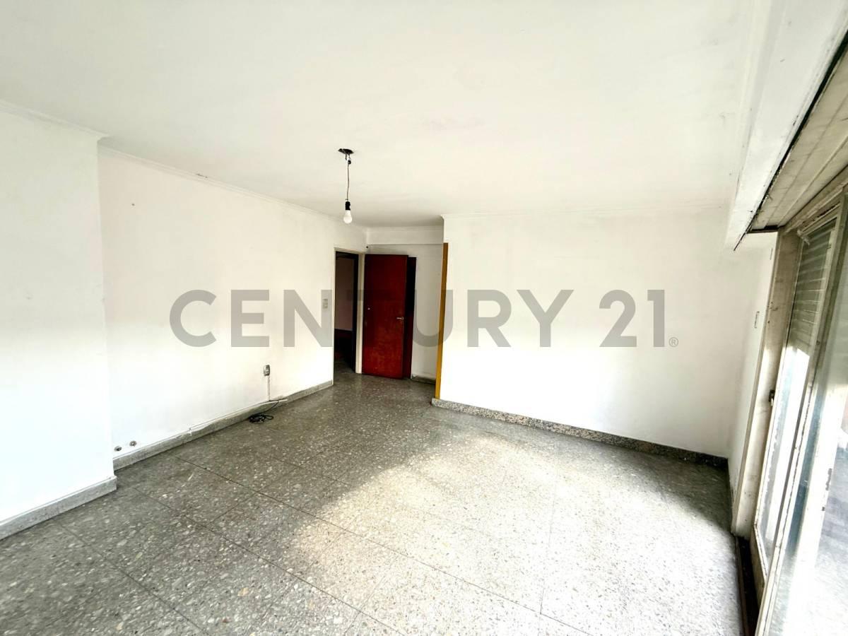 VENTA CASA LOTE PROPIO CON LOCAL PARQUE AVELLANEDA — foto 1