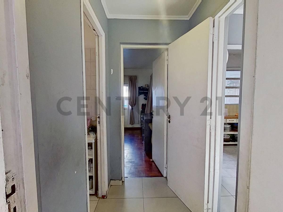 Casa en venta en Parque Avellaneda con jardin, quincho y terraza — foto 1