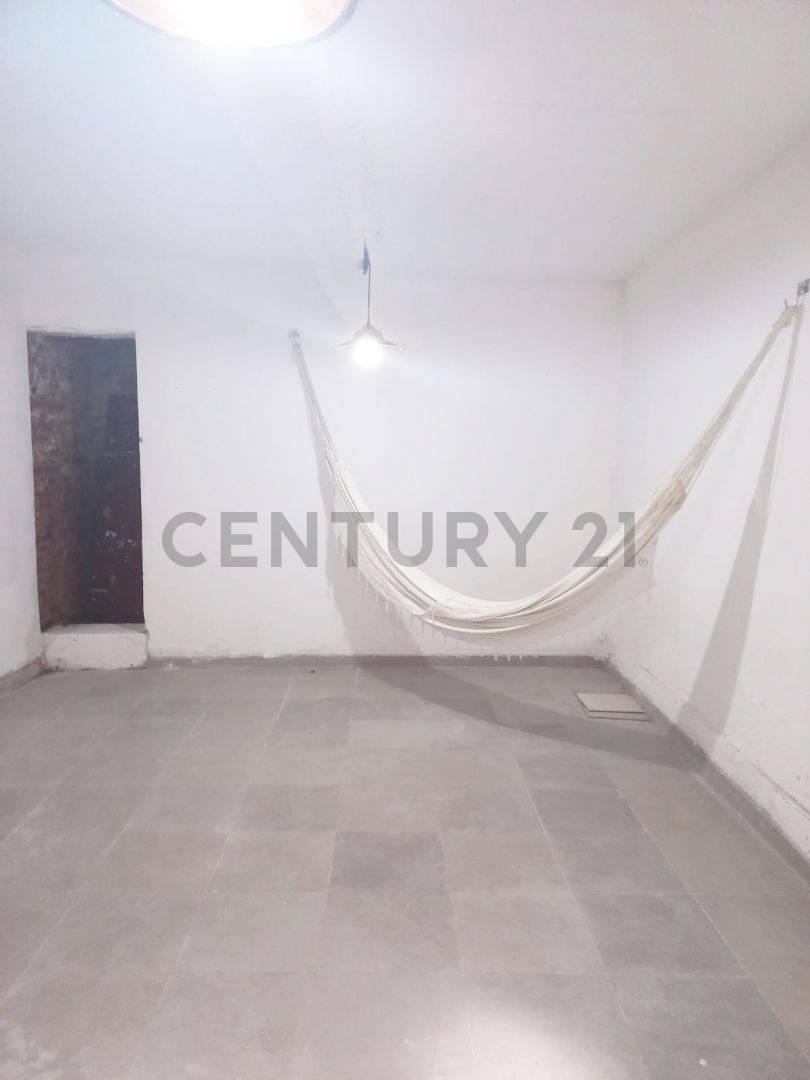 Venta de PH 2 Ambientes con Sótano, Entrada Independiente y Patio — foto 1