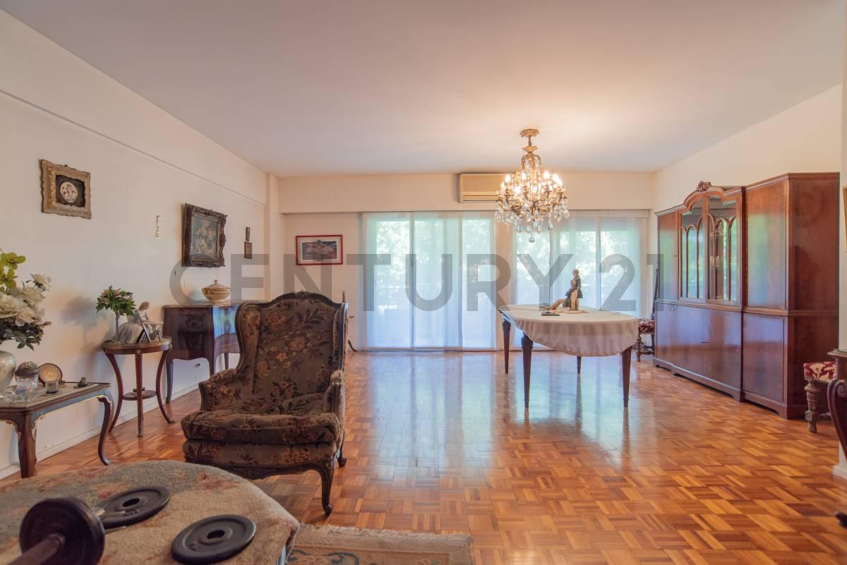 Departamento en venta 4 amb, dependencia, cochera — foto 1
