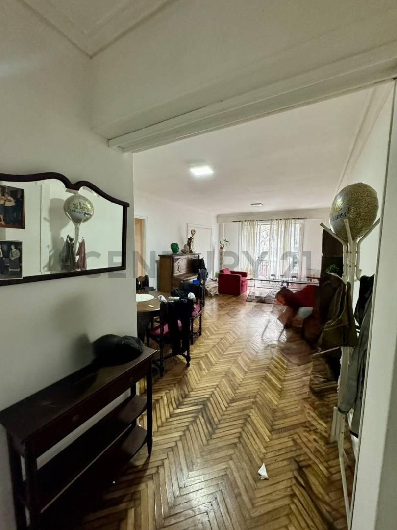 DEPARTAMENTO 4 AMBIENTES CON DEPENDENCIA EN ALMAGRO — foto 1