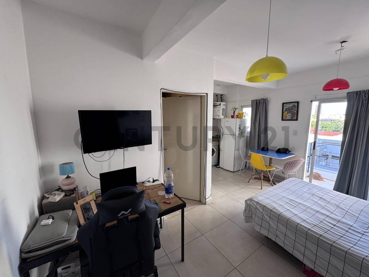 Monoambiente con balcón en Boedo — foto 1