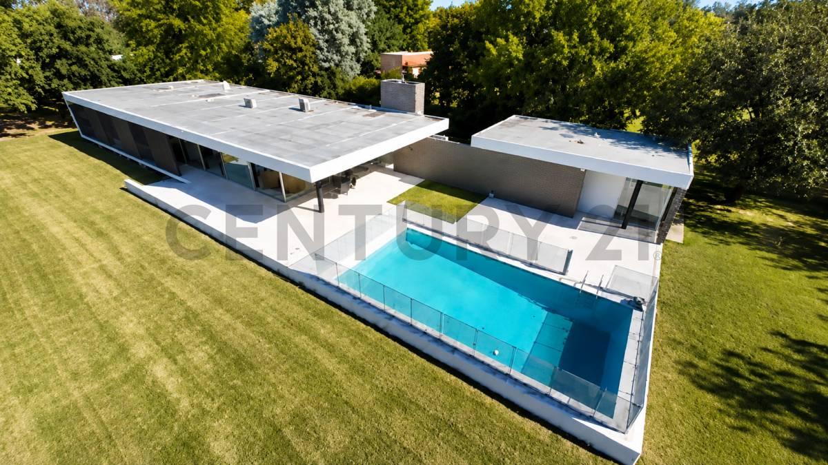 VENTA CASA DE DISEÑO - PILETA CLIMATIZADA - EXALTACION DE LA CRUZ, BARRIO PRIVADO SAN JOAQUIN — foto 1