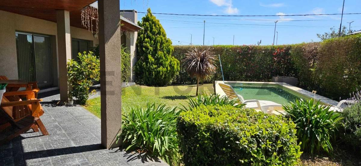 Casa de 3 dormitorios en Venta en Etcheverry — foto 1