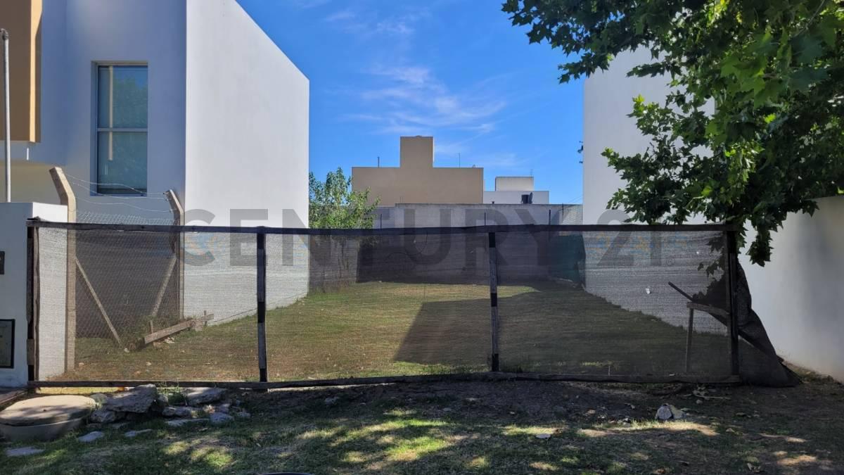 Lote en Venta en Gonnet- Barrio Roble del Bell — foto 1