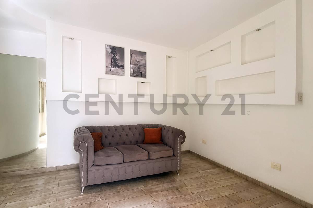 Ph de dos dormitorios y dos patios en Venta — foto 1