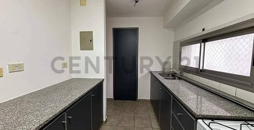 Departamento Tipo Duplex de 2 Dormitorios con Cochera — foto 1