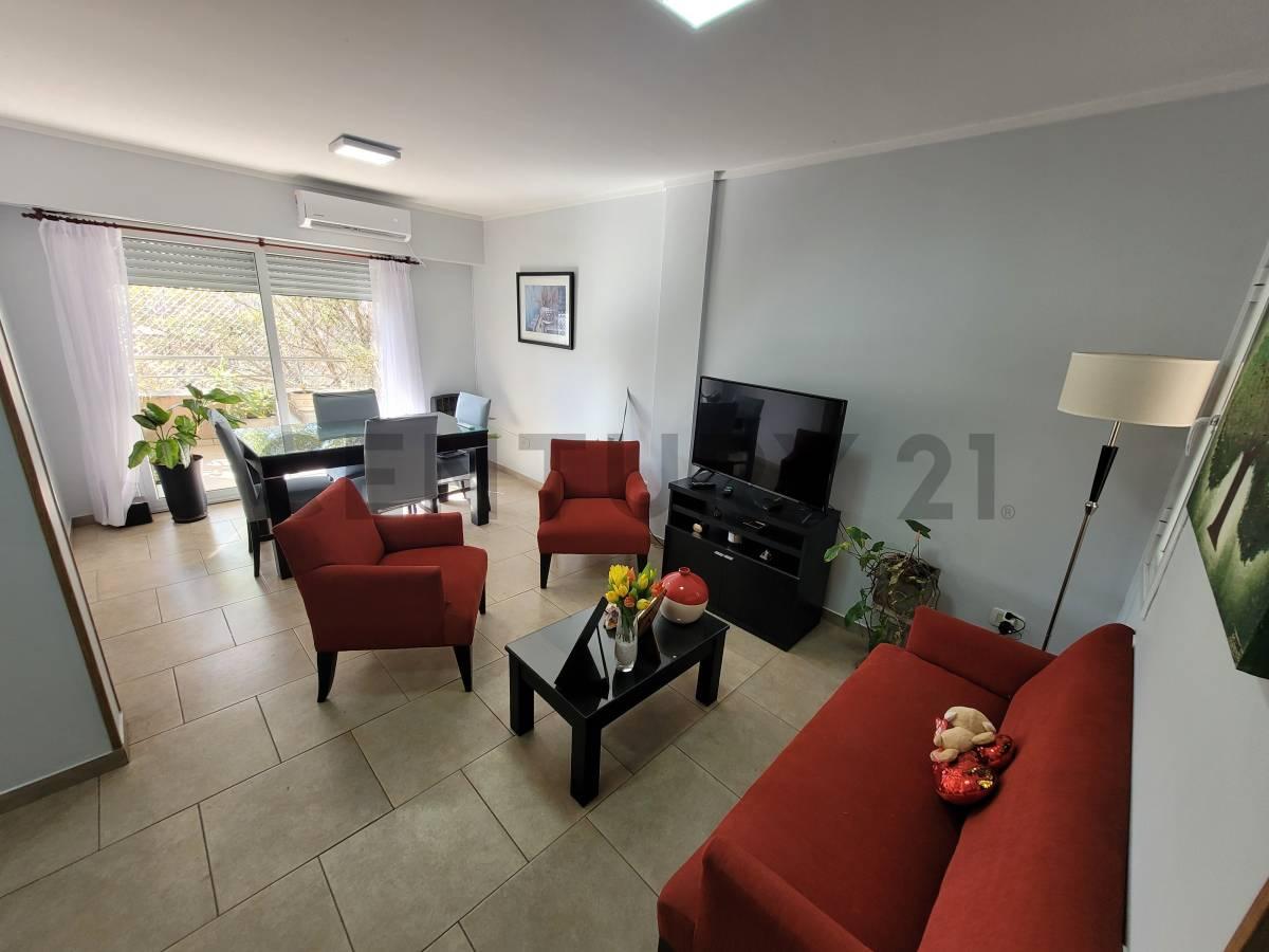 Semipiso de 2 Dormitorios con Cochera en Venta – Zona Plaza Rocha — foto 1