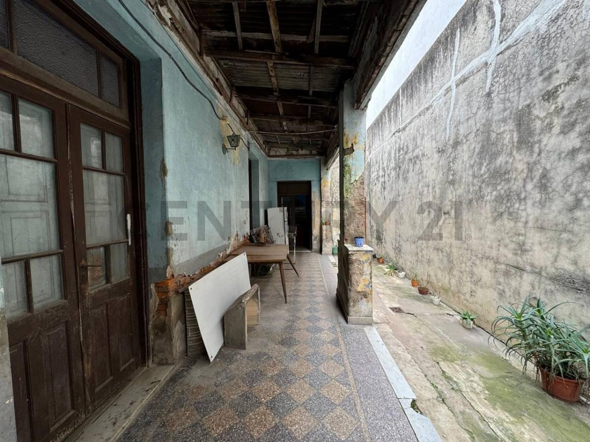 VENTA CASA A RECICLAR 4 AMBIENTES EN LANÚS — foto 1