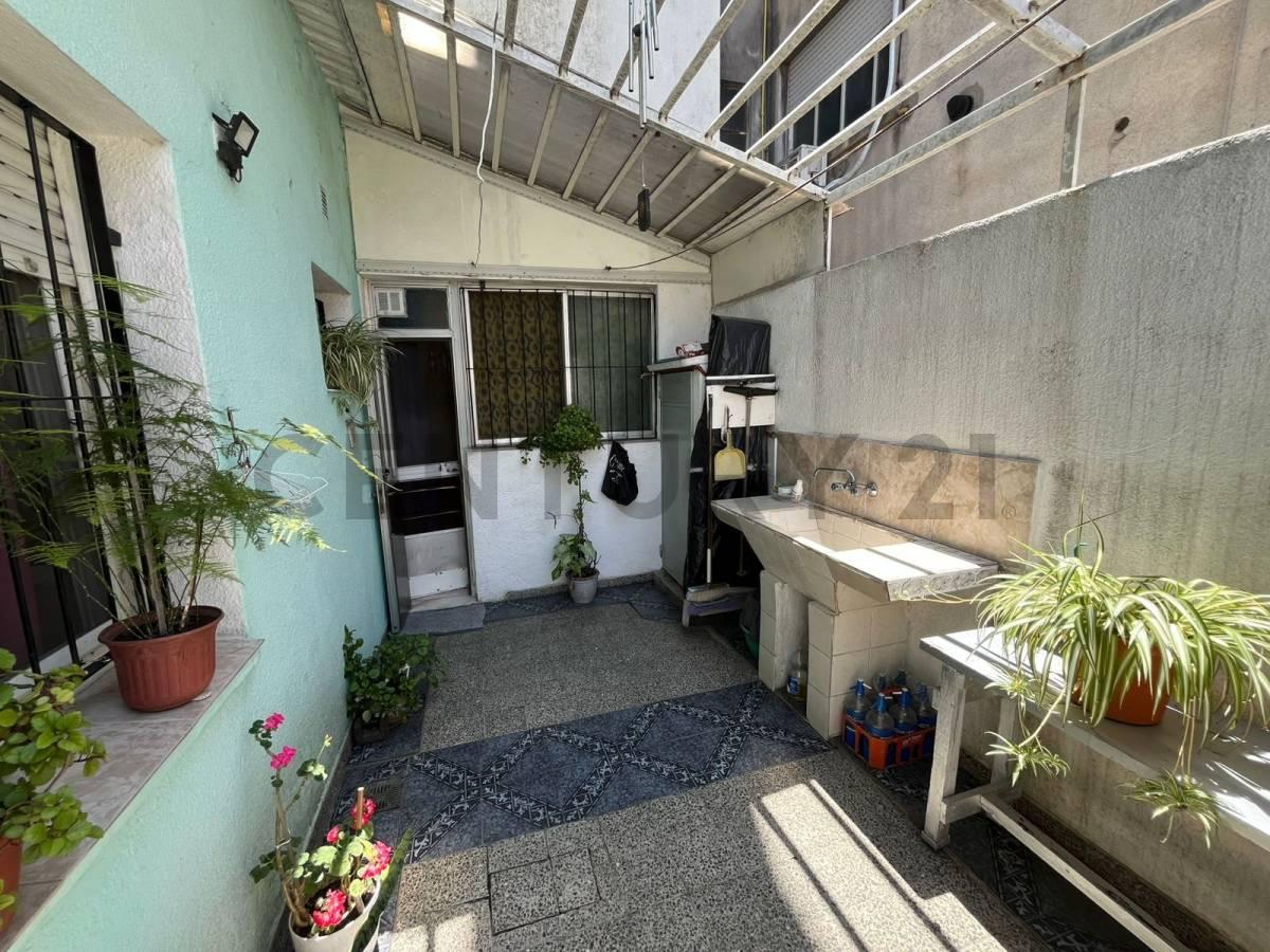 VENTA PH 3 AMBIENTES CON PATIO EN PIÑEYRO — foto 1