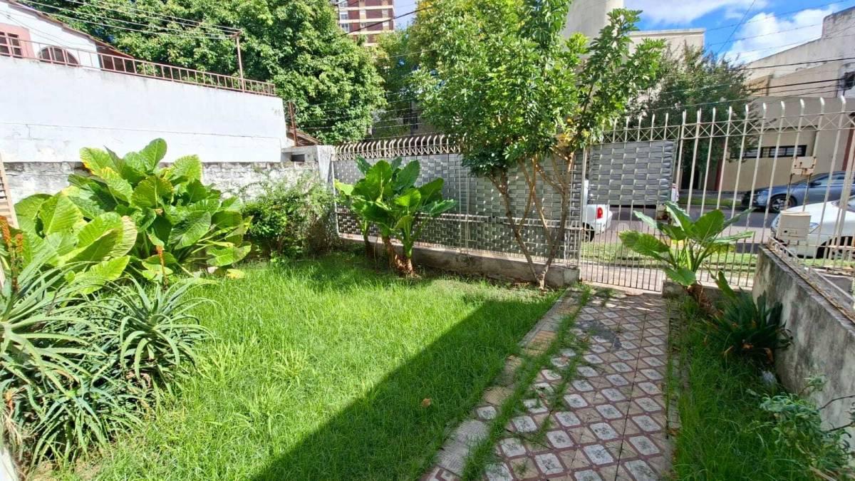 PH al frente independiente con jardín en Lanús Este sin expensas. — foto 1