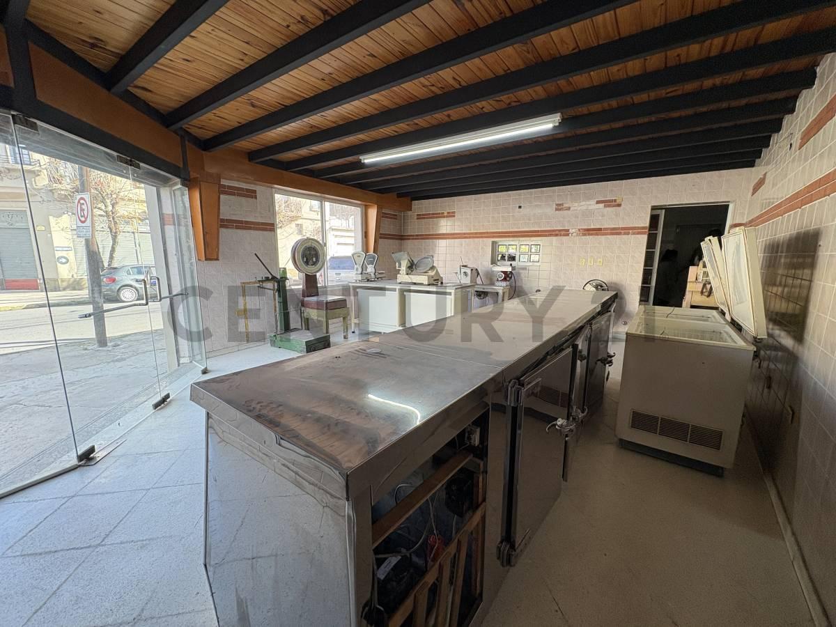 Dos locales en esquina + depósito + cochera + terraza - Piñeyro, Avellaneda — foto 1