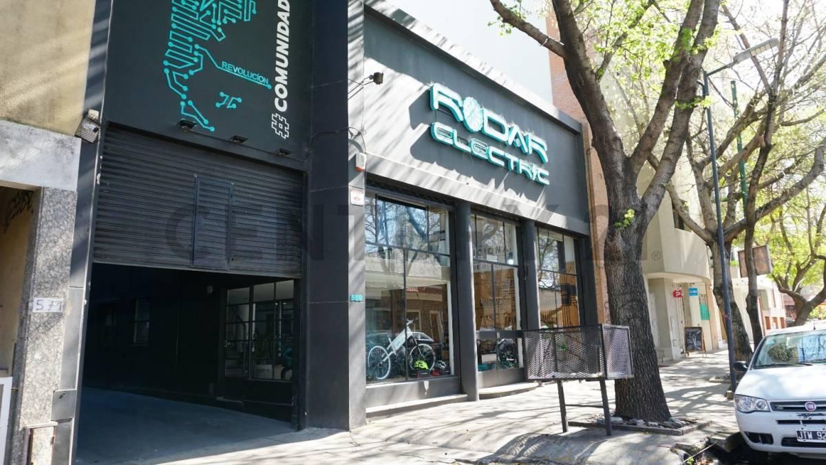 Local en venta LA PLATA calle 40 entre 6 y 7. 900m — foto 1