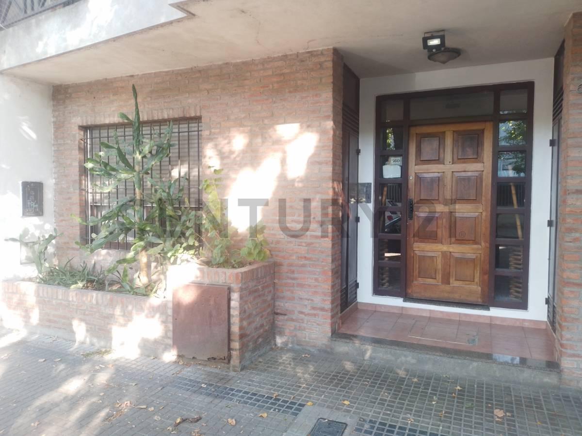 Calle 67 e/ 8 y 9 | Venta de PH 1 dormitorio con jardin — foto 1