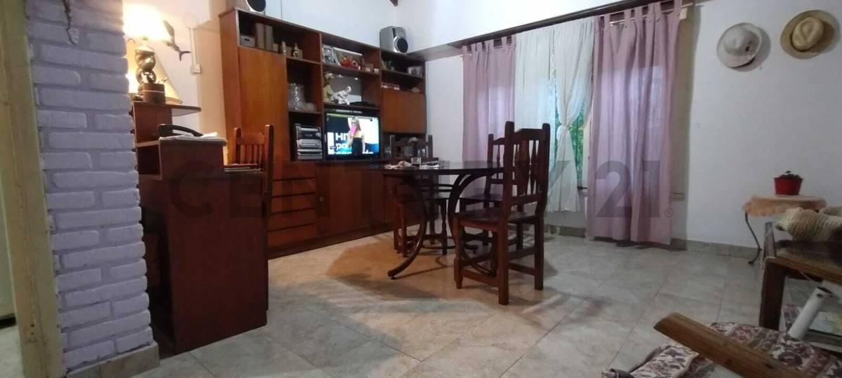 VENTA CASA 3 AMBIENTES PARQUE Y GARAGE — foto 1