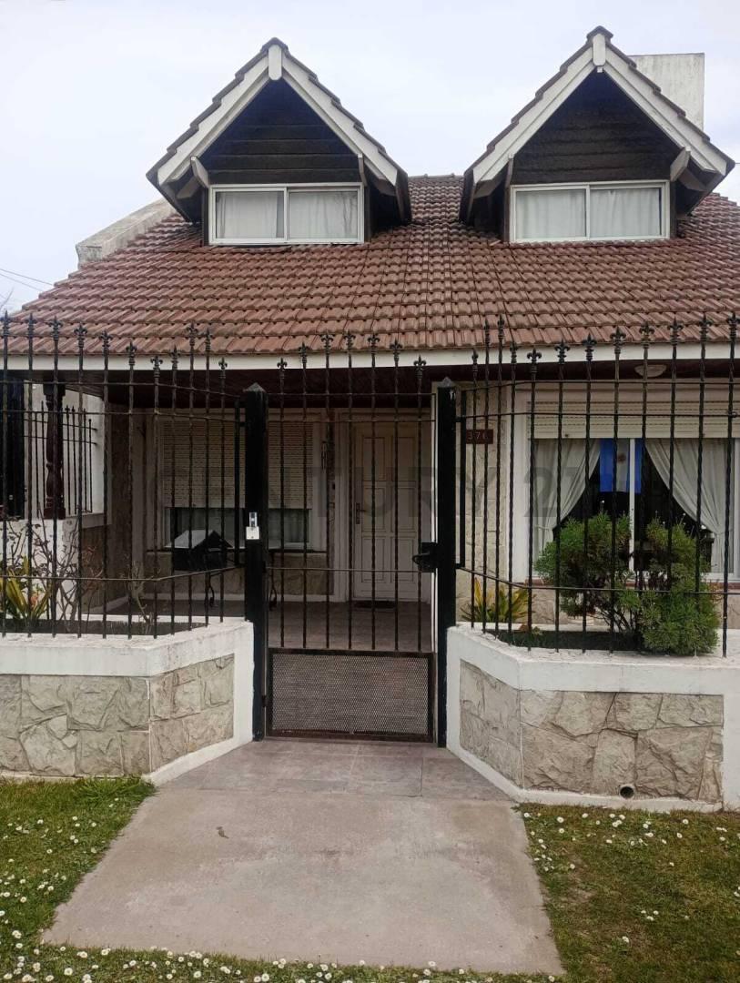 VENTA CASA 4 AMBIENTES MAS DEPARTAMENTO 3 AMBIENTES SANTA CLARA DEL MAR — foto 1
