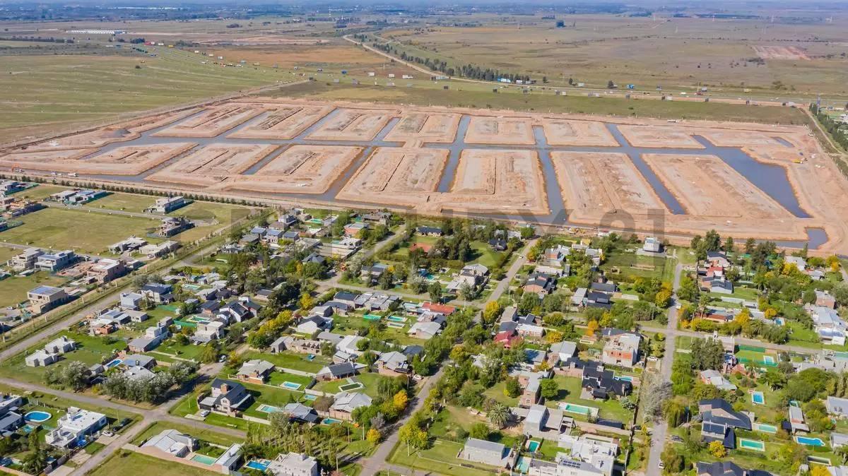 VENTA TERRENO FUNES LAKE — foto 1