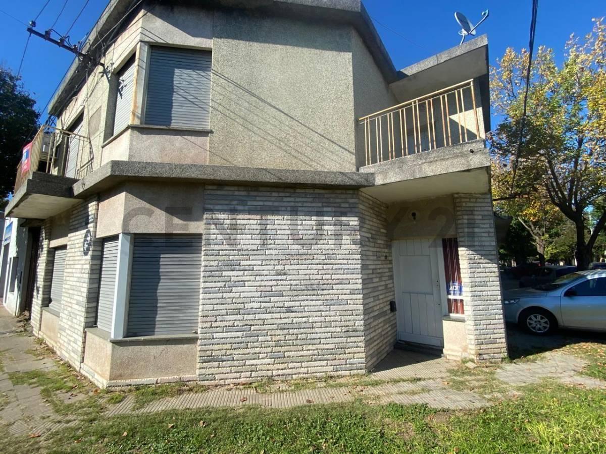 Venta Casa De 2 Plantas - 3 Dormitorios - Barrio Alvear - Rosario — foto 1