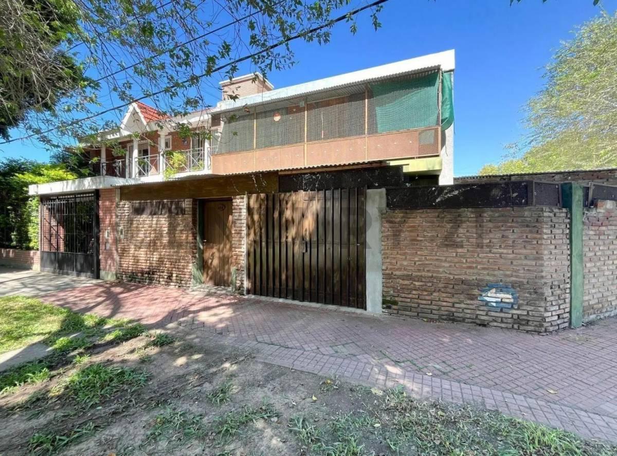 Venta - Casa 4 dormitorios con cochera - Rosario - Apto Crédito — foto 1