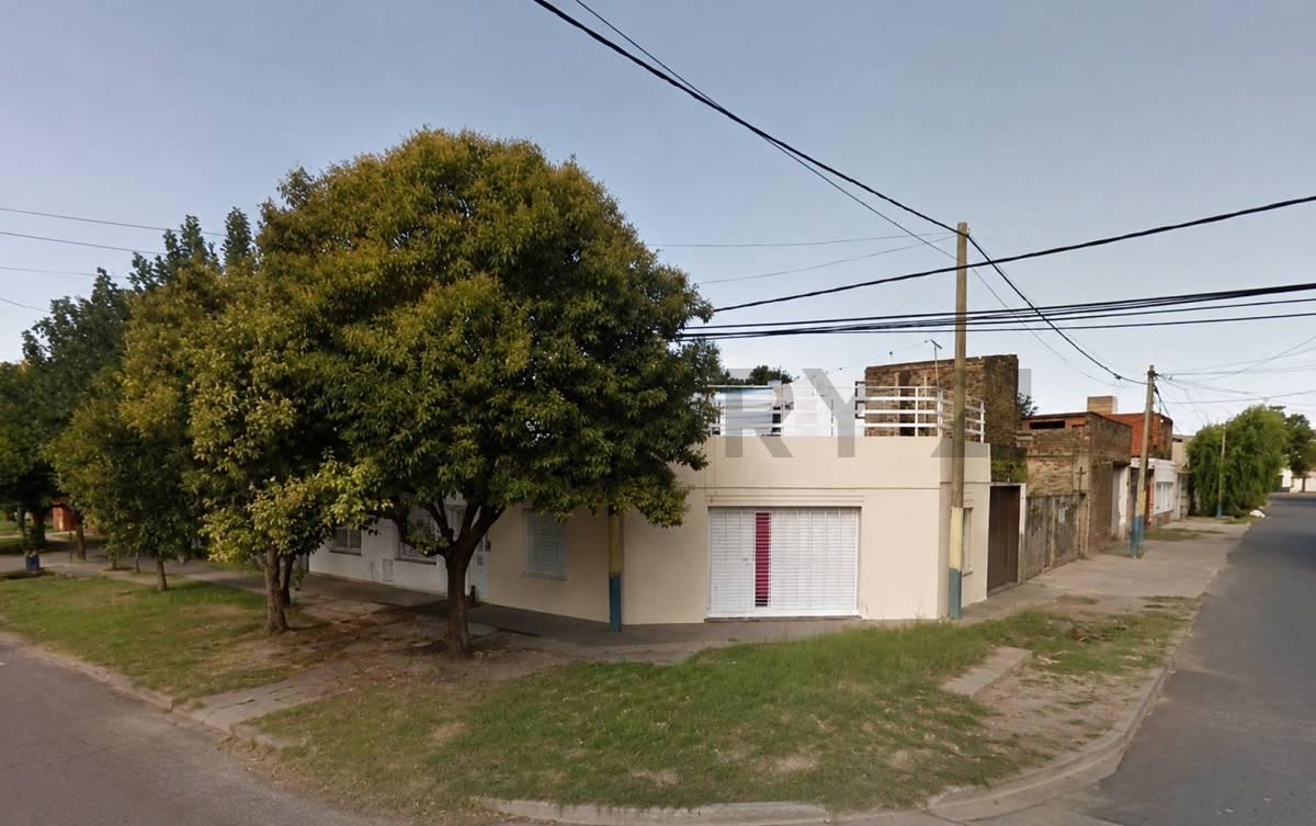 Venta de Casa de 3 dormitorios mas local comercial - Rosario — foto 1