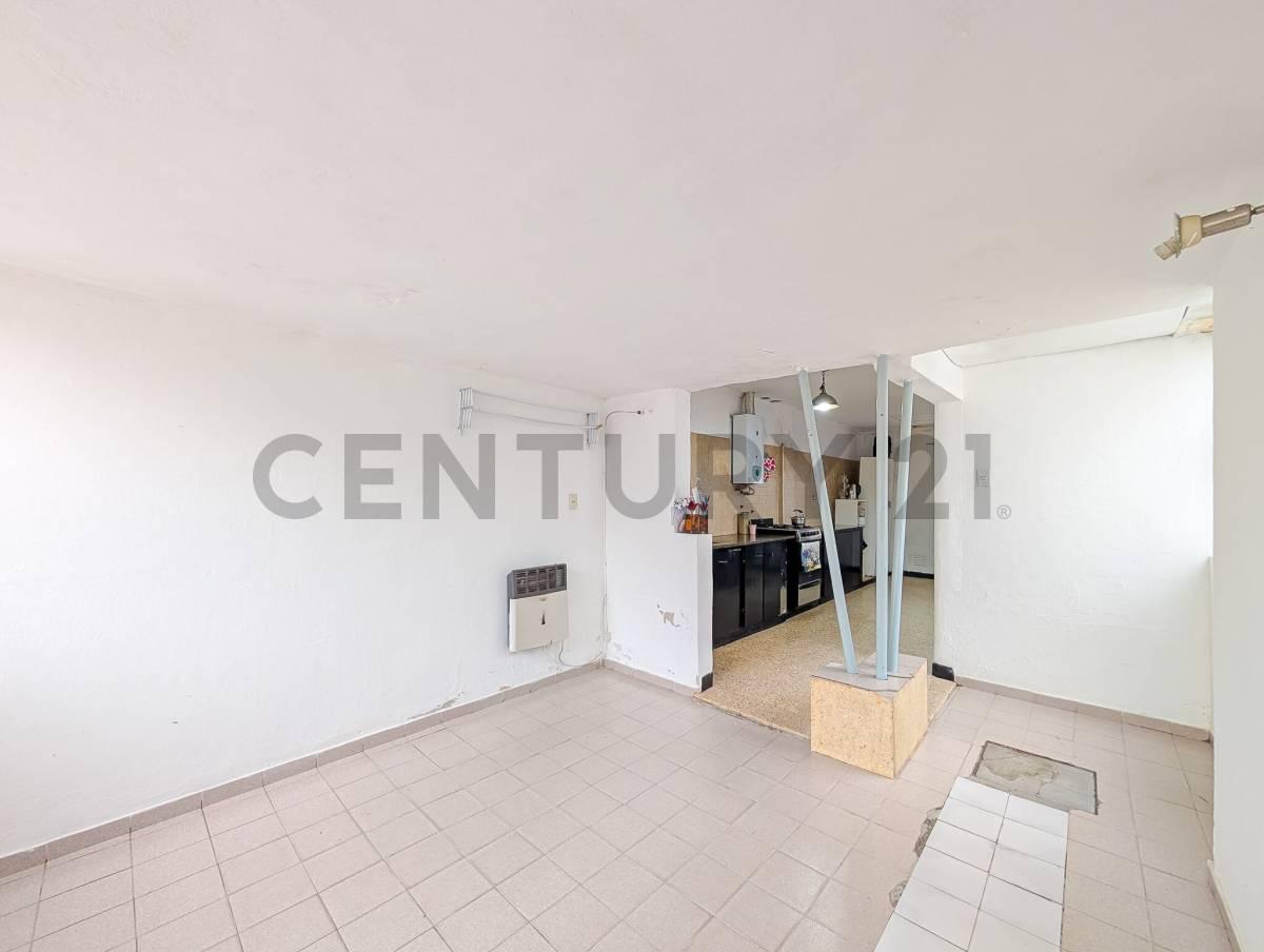 VENTA - CASA - TRES DORMITORIOS - COCHERA - PATIO - JARDIN - SALADILLO, ROSARIO — foto 1