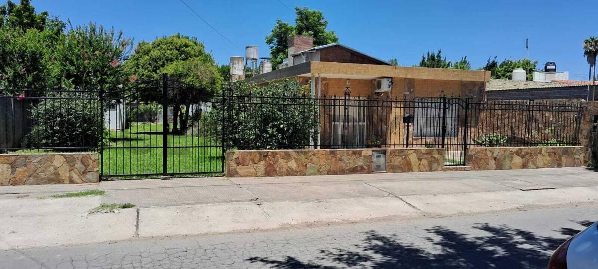 VENTA - CASA EN CAPITAN BERMUDEZ — foto 1