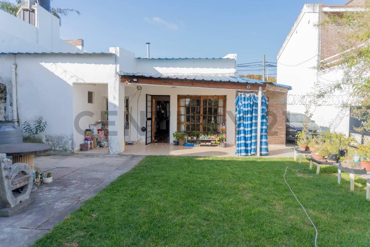 VENTA - CASA 4 DORMITORIOS - LA FLORIDA — foto 1