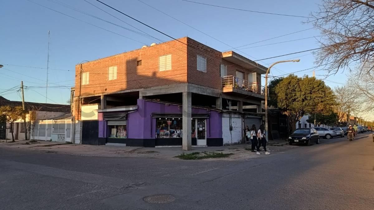 Ideal inversión Departamentos + Locales comerciales — foto 1
