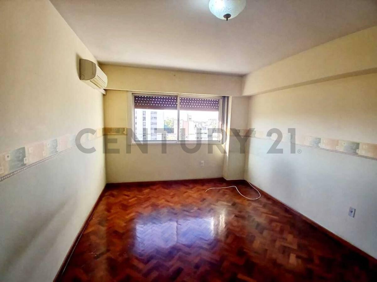 Century 21 López vende amplio departamento céntrico en la Ciudad de Mendoza — foto 1