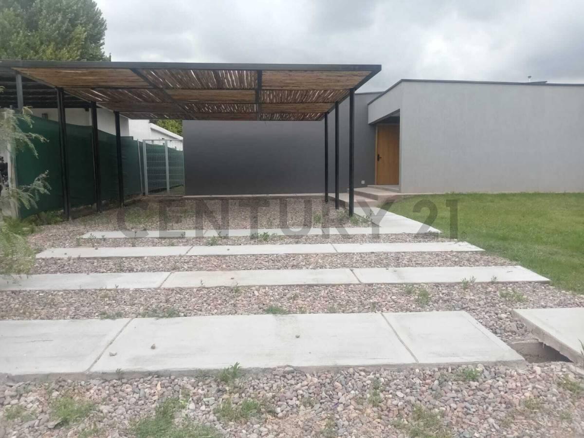 CASA EN VENTA EN BARRIO EL NEVADO – CHACRAS DE CORIA — foto 1
