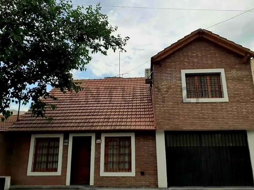 Casa en venta en Dorrego – 5 dormitorios, 3 baños y amplios ambientes — foto 1