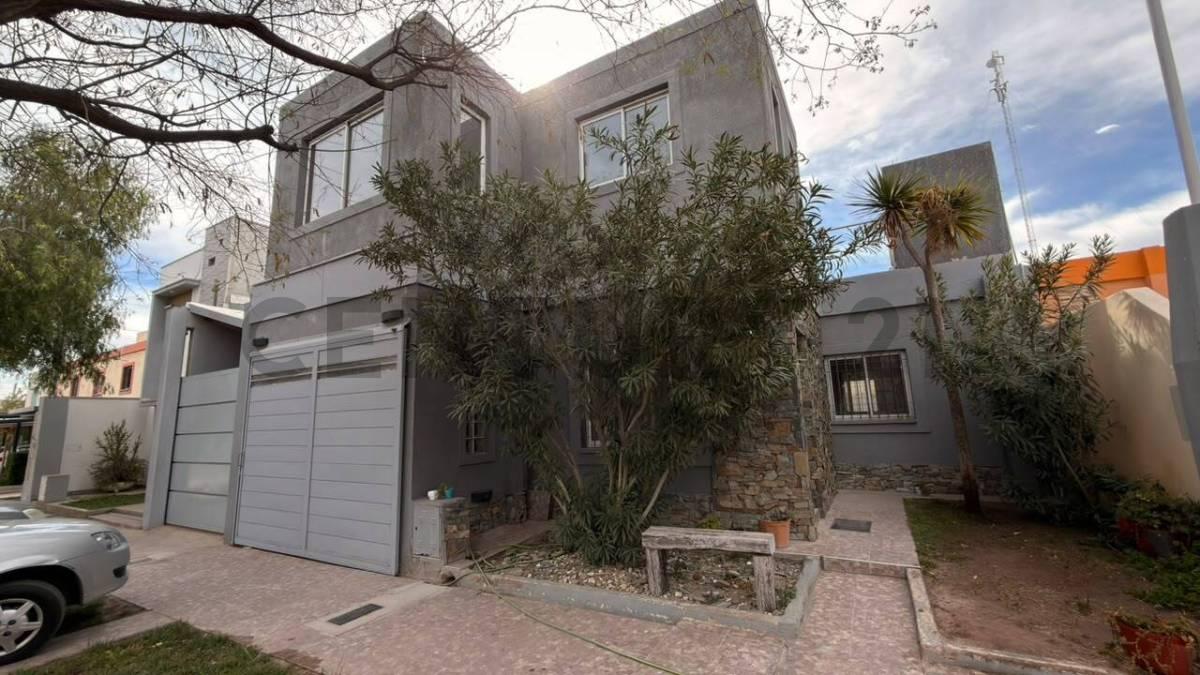CASA EN VENTA - BARRIO TERRUÑO RESIDENCIA — foto 1