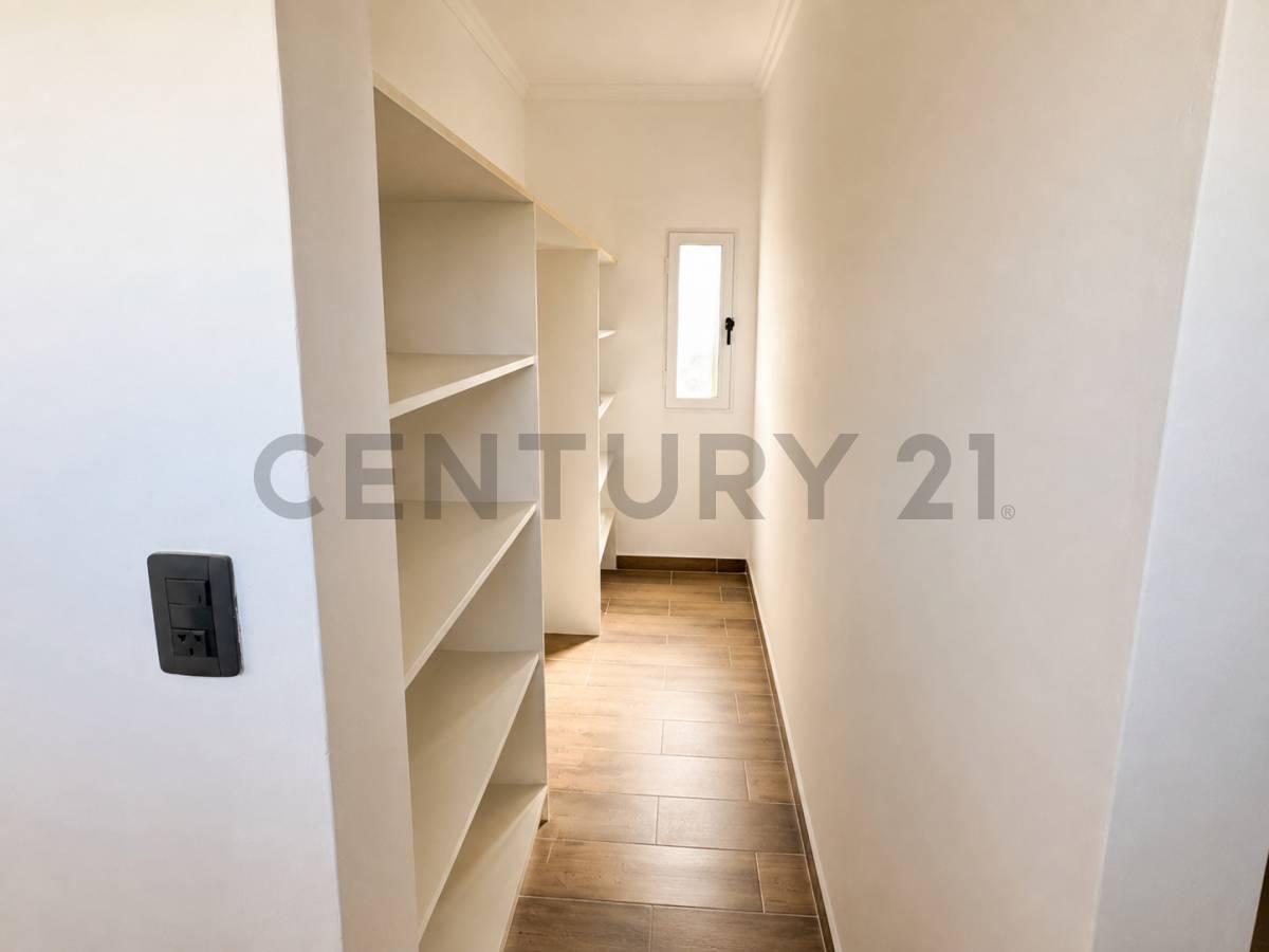 VENTA CASA TRES DORMITORIOS, PILETA, COCHERA, DOS BAÑOS, BARRIO PRIVADO, PINARES DEL SUR, PIÑERO. — foto 1