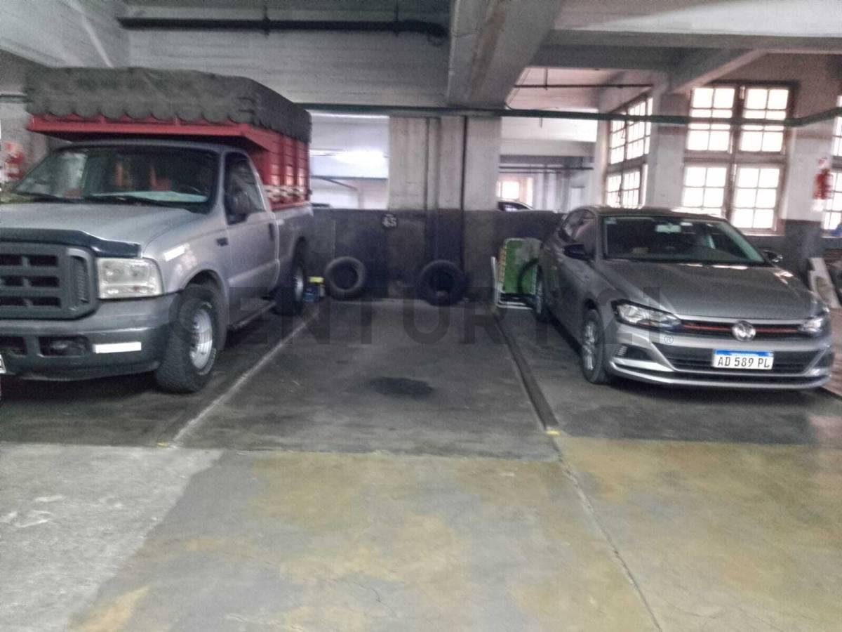 VENTA COCHERA EN FLORES — foto 1