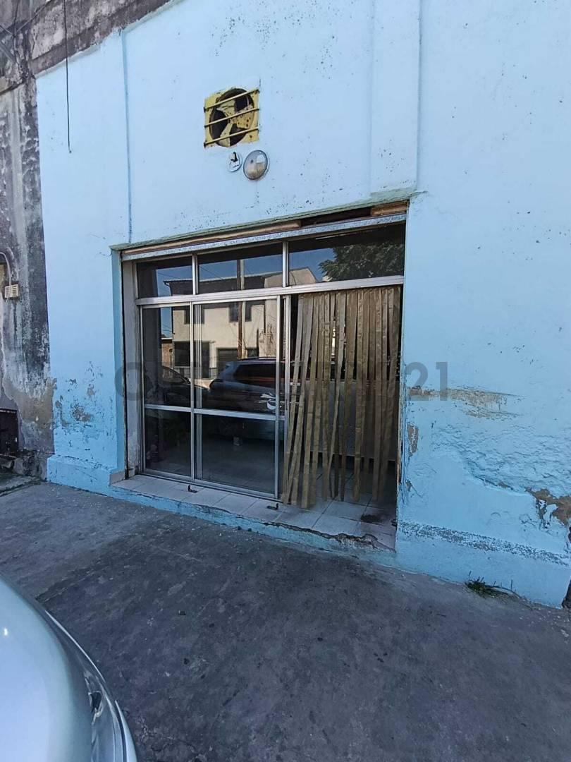 Local en barrio consolidado de lomas de zamora — foto 1