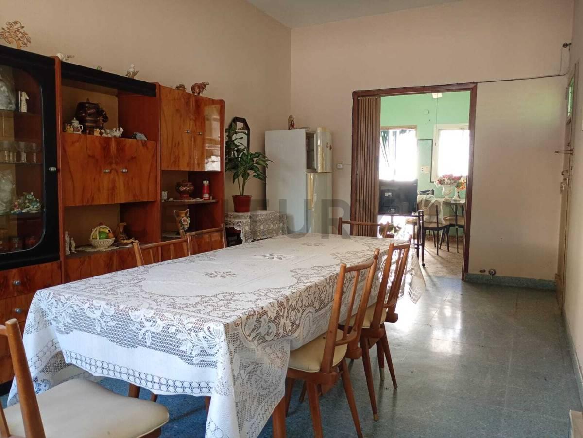 VENTA CASA CON PATIO, TERRAZA, JARDÍN, LOCAL Y/O GARAGE en Villa Lugano, CABA — foto 1