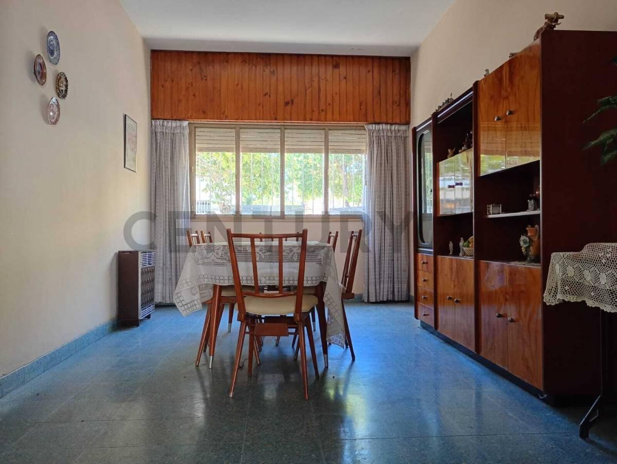 VENTA CASA CON PATIO, JARDIN, TERRAZA, LOCAL Y/O GARAGE. — foto 1