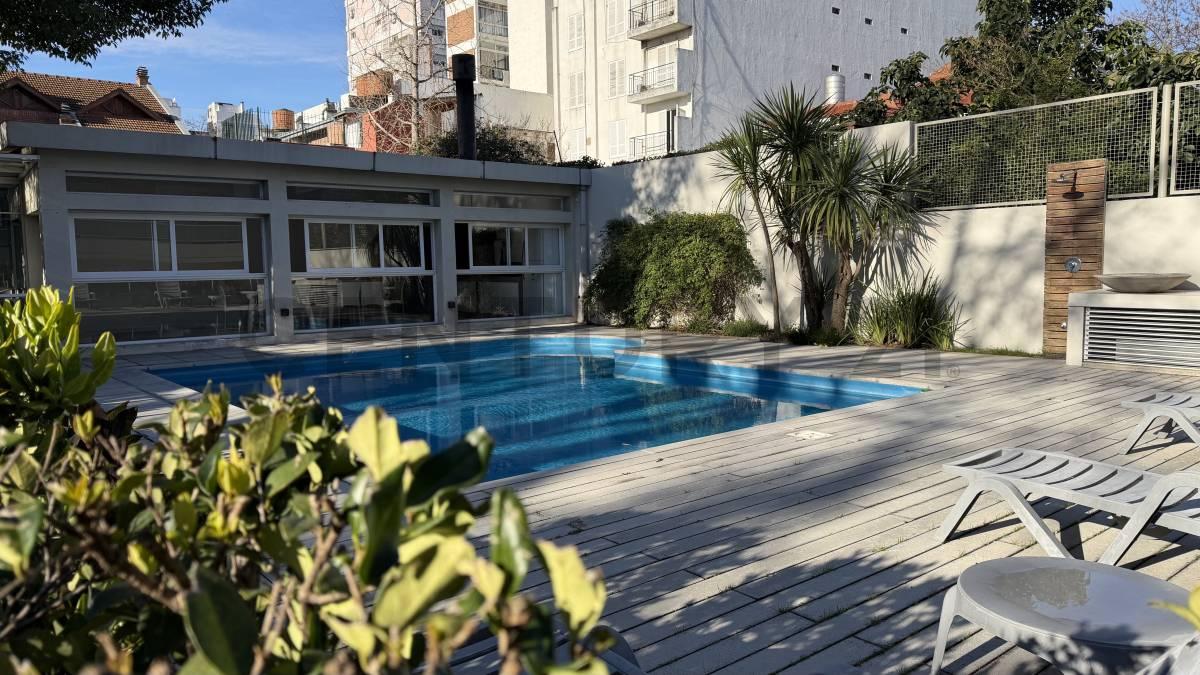Venta 4 ambientes con Patio propio y Balcón terraza. 3 cocheras y baulera. — foto 1