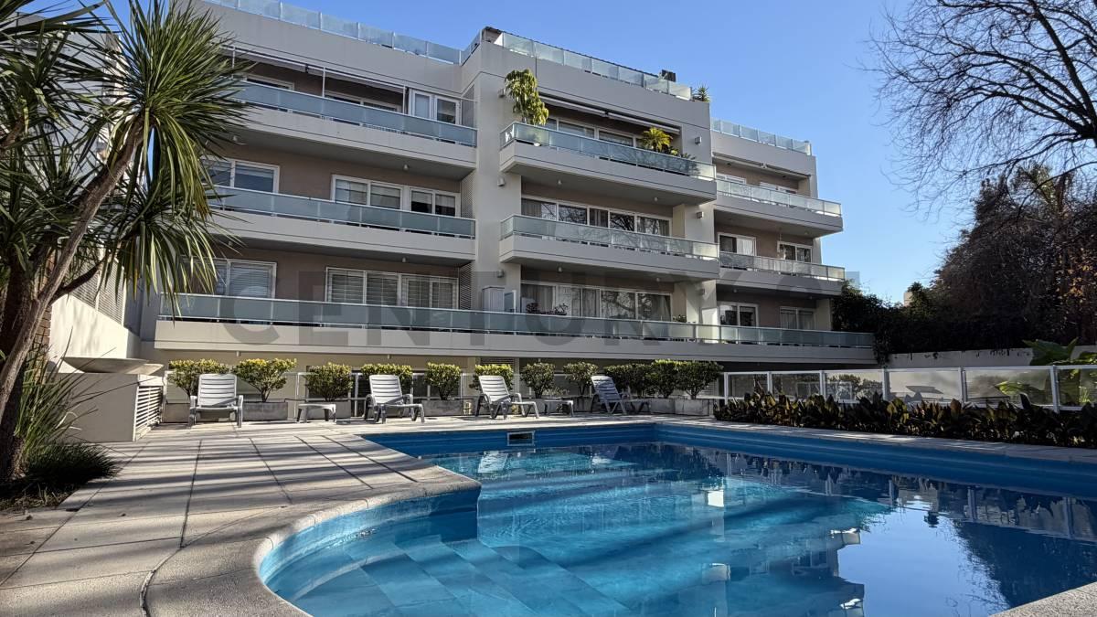 Venta 4 ambientes con Patio propio y Balcón terraza. 3 cocheras y baulera. — foto 1