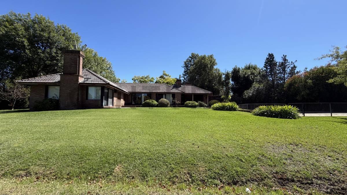 Venta Casa Los Cardales Country Club. Doble Lote al Golf. — foto 1