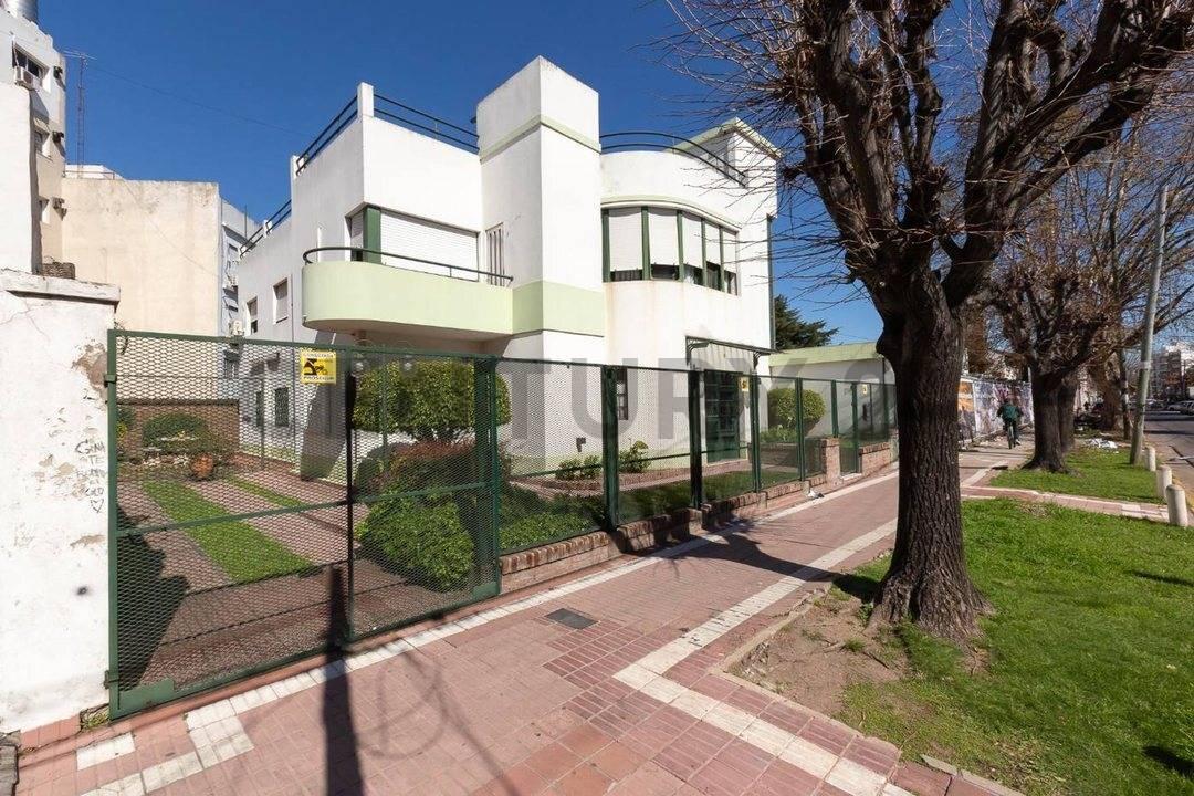 VENTA CASA 5 AMB en RAMOS MEJÍA - Acepta permuta — foto 1