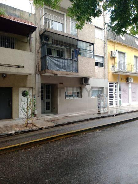 VENTA DE DEPARTAMENTO DE 2 AMBIENTES CON BALCON DEPENDENCIA DE SERVICIO — foto 1