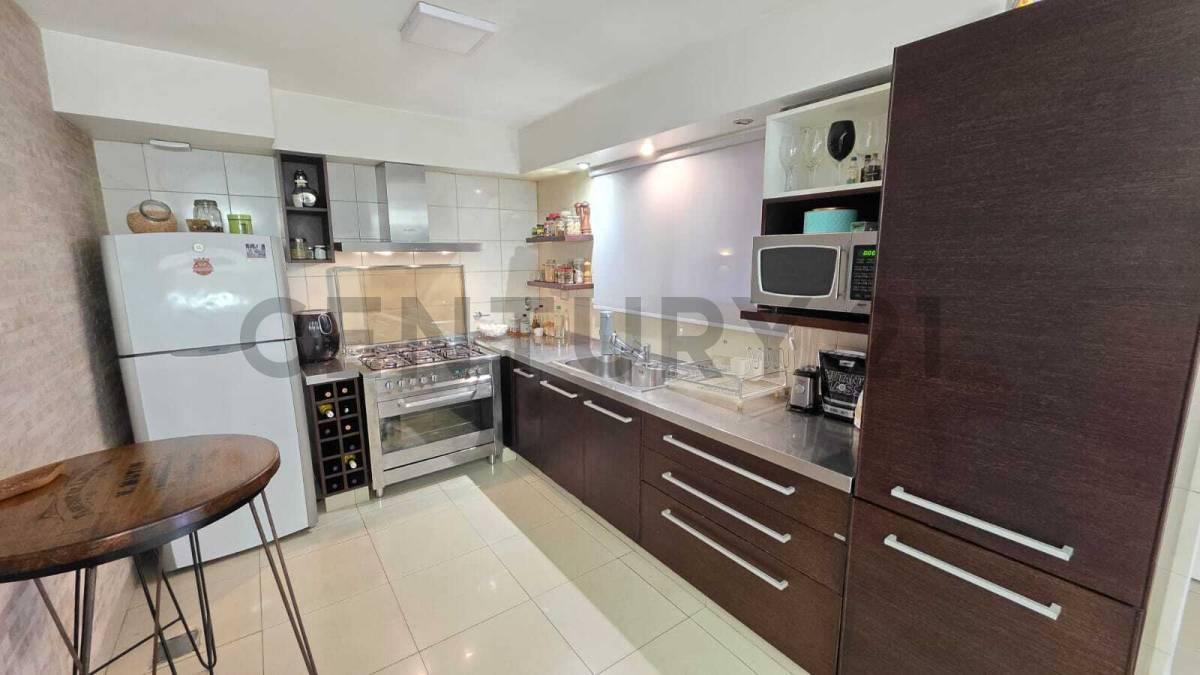 VENTA PH 4 ambientes con cochera, terraza y parrilla | Lomas del Mirador - Acepta permuta — foto 1