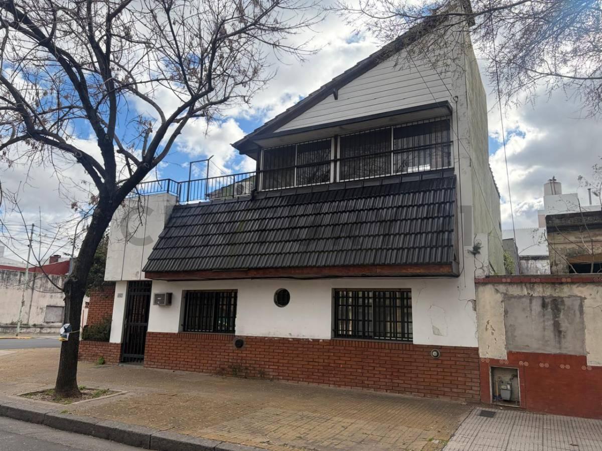 VENTA CASA 4 AMBIENTES CON DEPENDENCIA VILLA LURO NO APTO CREDITO — foto 1