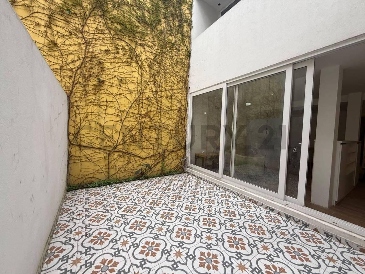 VENTA DEPARTAMENTO 3 AMBIENTES CON PATIO A ESTRENAR -FLORES — foto 1